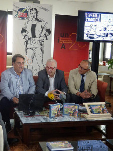 El Consejero de Economía, Ciencia y Empleo de la Junta de Andalucía, José Maldonado junto al rector de la UNIA, Eugenio Domínguez Vilches, han participado esta mañana en La Rábida en la presentación de un disco/libro sobre el personaje de comic, Diego Valor.