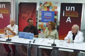 Han participado en esta rueda de prensa el director, Alejandro Iglesias (segundo por la izquierda) junto a la vicerrectora del Campus, Yolanda Pelayo; Juan Luis Suárez de Vivero (primero por la izquierda) y Charles Norman de la Comisión Oceonográfica de la UNESCO.