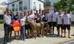 La selección española de balonmano playa ha rendido su particular homenaje a Platero.