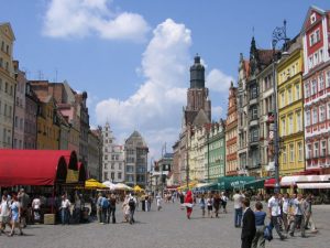 La ciudad de Wroclaw está a más de tres mil kilómetros de Huelva.