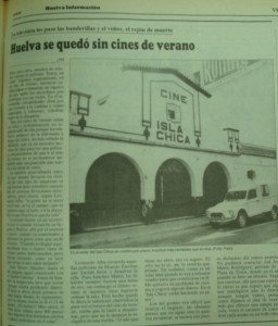 Noticia publicada en los años ochenta en Huelva Información, donde puede apreciarse la fachada del cine Isla Chica.