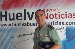 El coronel jefe de la Guardia Civil de Huelva ha visitado la redacción de HBN. 