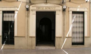 Fachada del Centro Benéfico de Bonares.