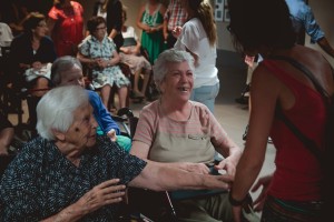 Jóvenes y mayores disfrutaron de la actividad.