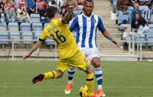 Araujo deja el Recre en el que solo jugó 13 minutos en la Liga. / Foto: Josele Ruiz.