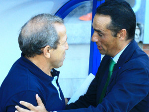 Los técnicos Víctor Muñoz y José Luis Oltra antes del encuentro. / Foto: Josele Ruiz.