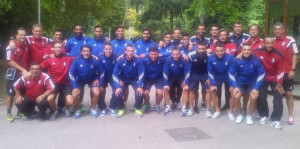 Jugadores, técnicos y empleados del Recre se unen a la fiesta de apoyo a Carolina. / Foto: ?@recreoficial.