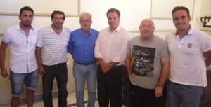 Los nuevos rectores del equipo sanjuanero fueron recibidos en el Ayuntamiento por el alcalde y el concejal de Deportes de la localidad.