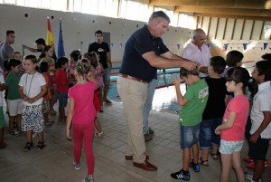 Finaliza la campaña de natación en Cartaya con la entrega de medallas.