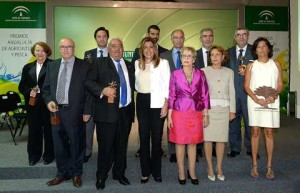 Foto de familia del acto de entrega del premio celebrado en la Consejería.