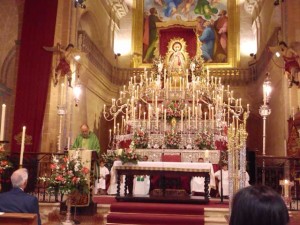 Altar de la Virgen de Montemayor para la novena.