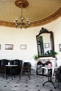 Salón del Casino de Aracena. / Imagen: Fotoespacios.