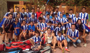 Carolina Marín posa con componentes del Recre IES La Orden. / Foto: Recre IES La Orden.