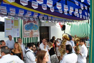 El ambiente es bueno de día y de noche.