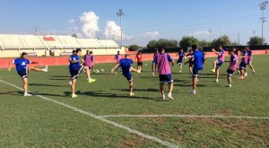 Un momento del entrenamiento del Recre en Palma de Mallorca. / Foto: @recreoficial.