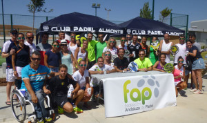 Buen nivel de participación en la prueba de pádel celebrada en Matalascañas.