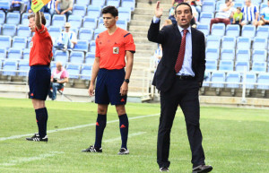 José Luis Oltra, entrenador del Recre, espera que su equipo mejore ante el Alcorcón . / Foto: Josele Ruiz.