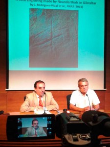 Rueda de prensa del profesor en la Universidad de Huelva.