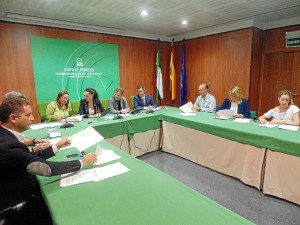 Acto de firma de convenios de ayudas a familias vulnerables.