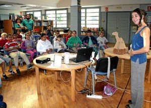 Se trata de una actividad del Programa ‘Andalucía Lee. Letras Minúsculas. Letras Jóvenes’.