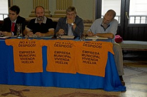 El grupo de IU, durante el pleno. / Foto: Emilio de la Riva.