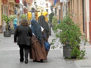 La Compañía de las Hermanas de la Cruz llevan más de cien años ubicadas en la plaza Niña de la ciudad.