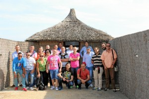 Funcionarios e internos en su visita a la Laguna Priemra de Palos. 