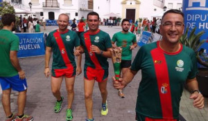 La 'marea verdirroja', presente en la I Carrrera Solidaria de 12 horas para celebrar el Día Mundial del Alzheimer.