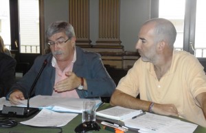 Juan Manuel Arazola y Gonzalo Revilla en el pleno.