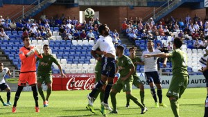 El Sporting, un duro escollo se interpone en la reacción del Recre.