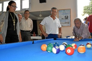 Inauguración mesa de billar en Punta Umbría.