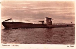 El U-25 estuvo en el puerto de Huelva el 27 de octubre de 1938. Durante la II GM sería el primer submarino alemán en aprovisionarse en las costas españolas. El hecho tuvo lugar en Cádiz, el 30 de enero de 1940, y pudo abastecerse de víveres y pertrechos (Col. Jesús Copeiro).