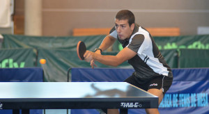 Adrián Robles, en uno de los partidos disputados por el equipo ayamontino. / Foto: J. L. Rúa.