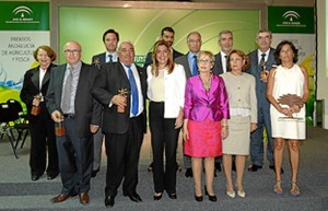 Foto familia premiados de los premios de 'Agricultura y pesca 2013'.