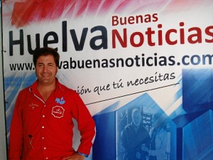 Cruz visitó la sede de Huelva Buenas Noticias. 