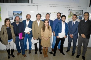 Foto de los premiados de la segunda fase del premio Huelva Apunta. 