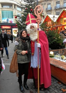 Con el ancestro de Papa Noel.