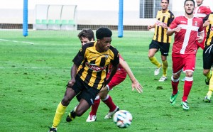 Mustafá, jugador del San Roque en el partido ante el Cartagena.