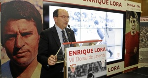 El presidente del Sevilla, José Castro, durante su alocución. / Foto: www.sevillafc.es.