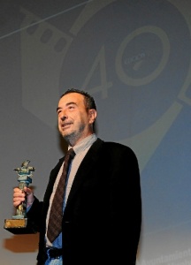 Premio Ciudad de Huelva para el cineasta.