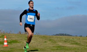 Adrián Andivia, ganador absoluto masculino en Ayamonte. / Foto: J. L. Rúa.