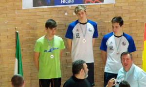 Julián Martínez, el mejor velocista de la natación onubense, plata en este trofeo.