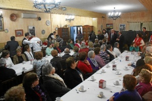 Merienda de Navidad de usuario de teleasistencia en Huelva.