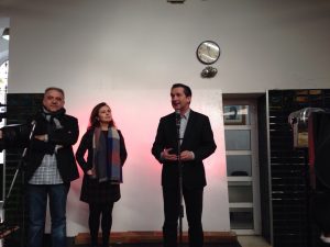 El alcalde Jose Ramón Gómez Cueli en la presentación del mercado de arte y el regalo.