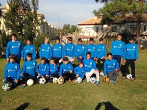 Participantes en el I Open de Footgolf Infantil de Navidad en Islantilla.