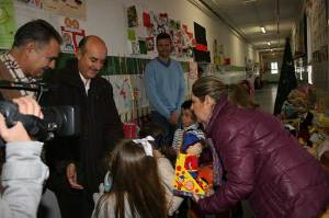 Entrega de juguetes del CEIP Alonso Barba de Lepe.