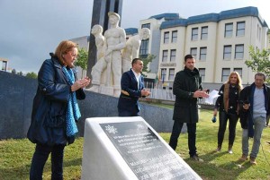 Homenaje a los marineros fallecidos en el naufragio del pesquero isleño.