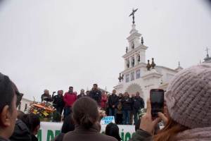 Los alcaldes de los municipios del Condado han acudido al acto.