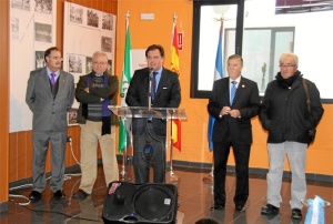 Un momento de la inauguración en San Juan del Puerto de la exposición ‘125 años llenos de vida'.