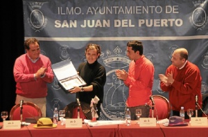 Juan Carlos Aragón puso ayer punto y final al II ciclo de charlas ‘Hablamos de carnaval’ de San Juan del Puerto.